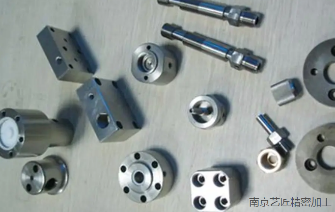 <strong>鋁合金精密模鍛加工順序:坯料準(zhǔn)備、坯料加熱、精鍛工藝及壓下量、工藝間整理、潤滑</strong>
